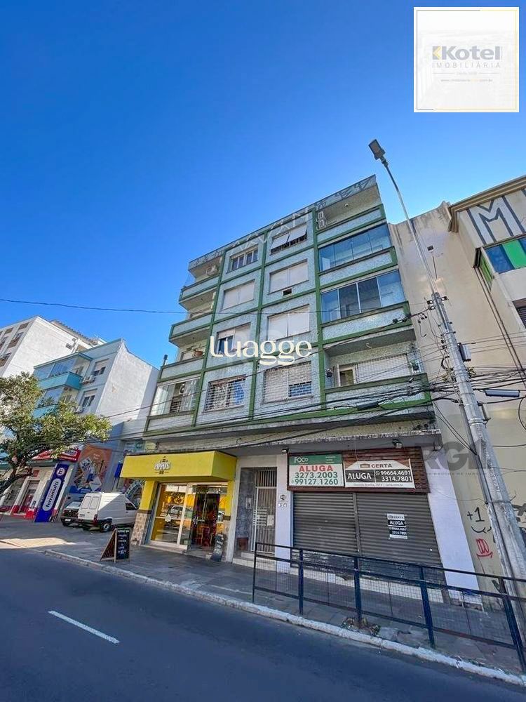 Apartamento de três dormitórios no bairro Rio Branco em Porto Alegre.
