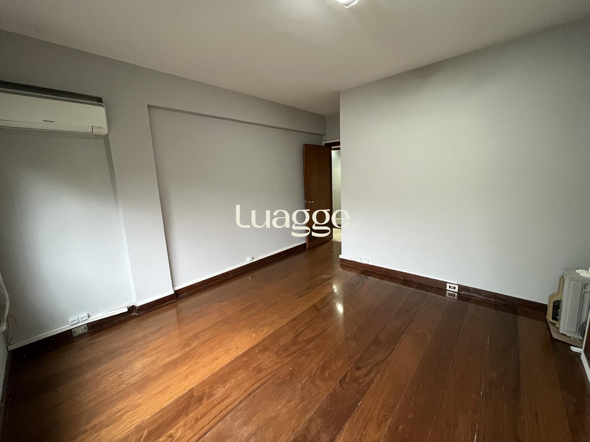 Apartamento à venda com 3 quartos, 249m² - Foto 14