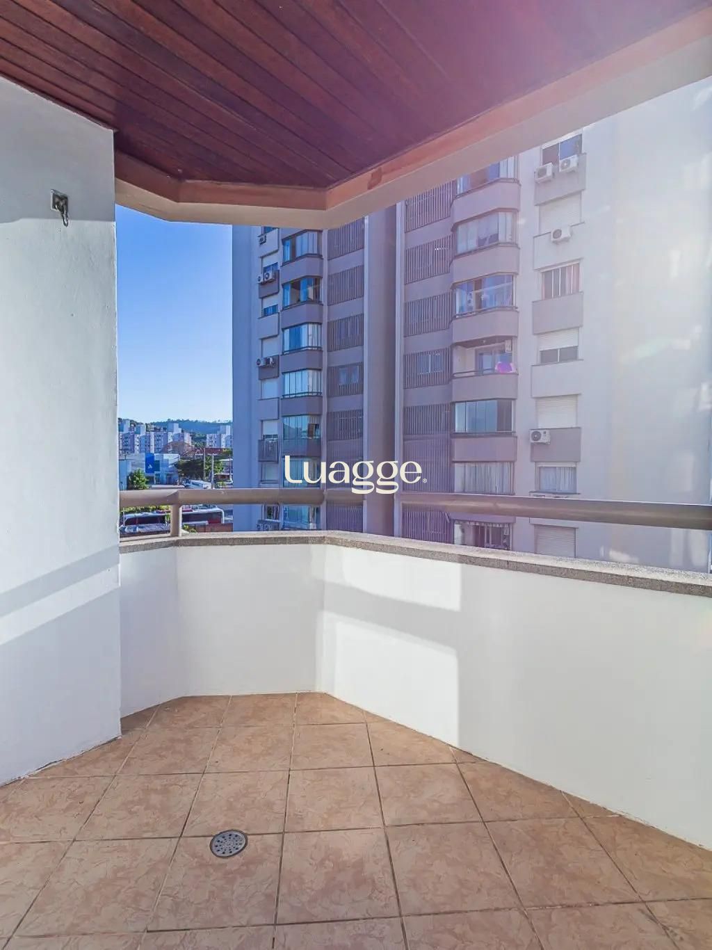 Apartamento à venda com 2 quartos, 77m² - Foto 4
