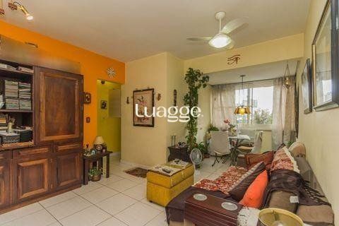 Apartamento à venda com 3 quartos, 76m² - Foto 2