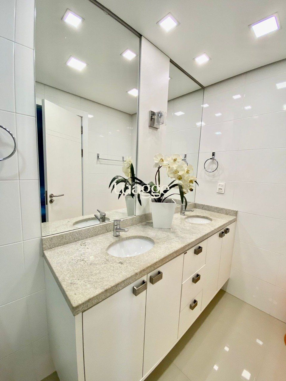 Apartamento à venda com 3 quartos, 141m² - Foto 13