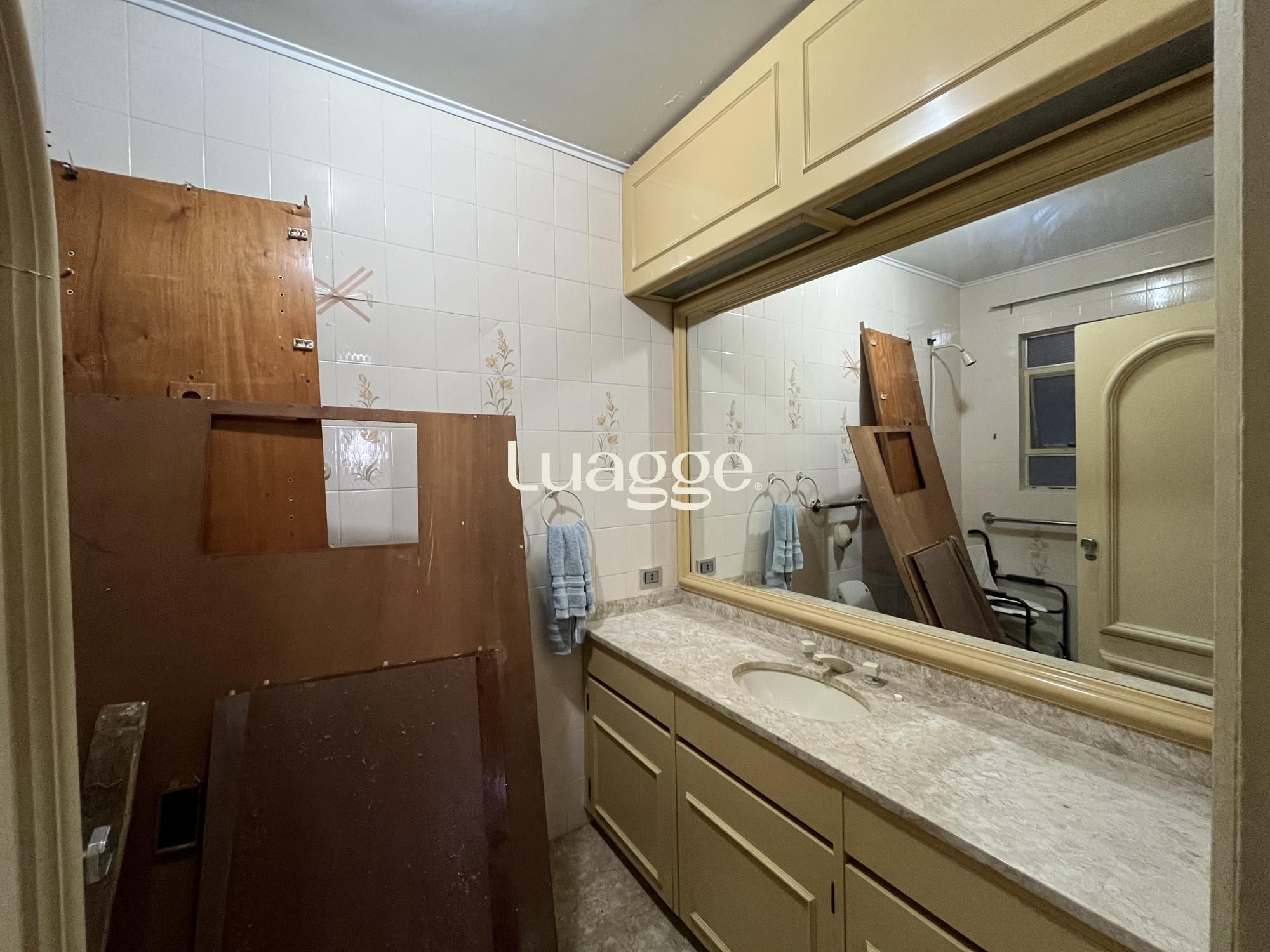 Apartamento à venda com 3 quartos, 228m² - Foto 19
