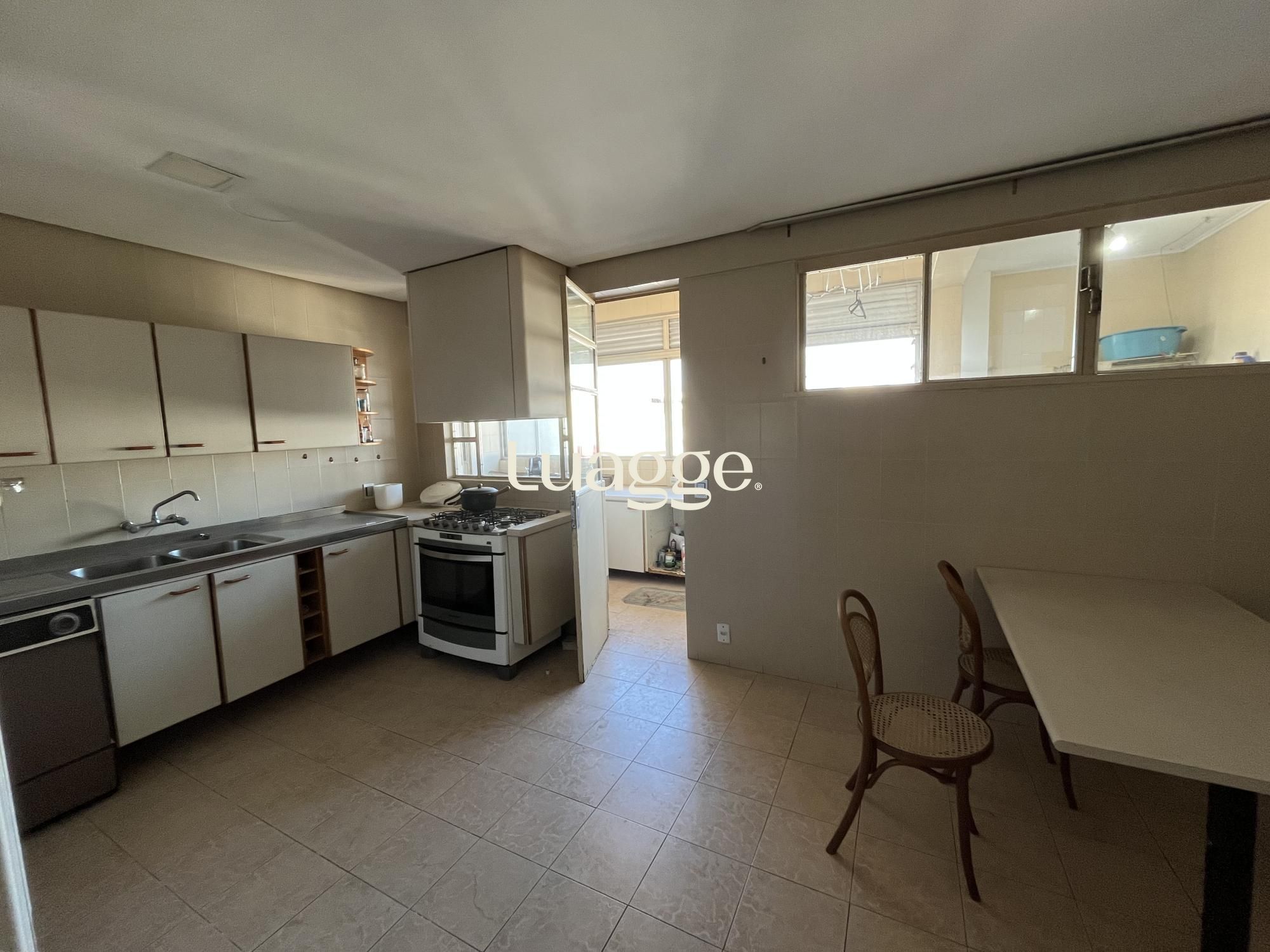Apartamento à venda com 3 quartos, 228m² - Foto 16