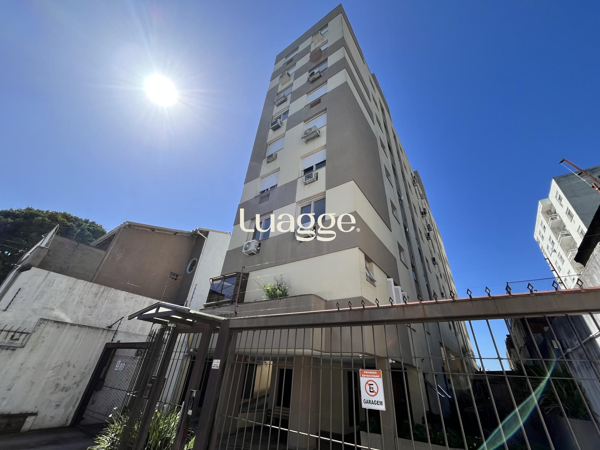 Apartamento de 2 quartos, sacada com churrasqueira e 1 vaga de garagem POA