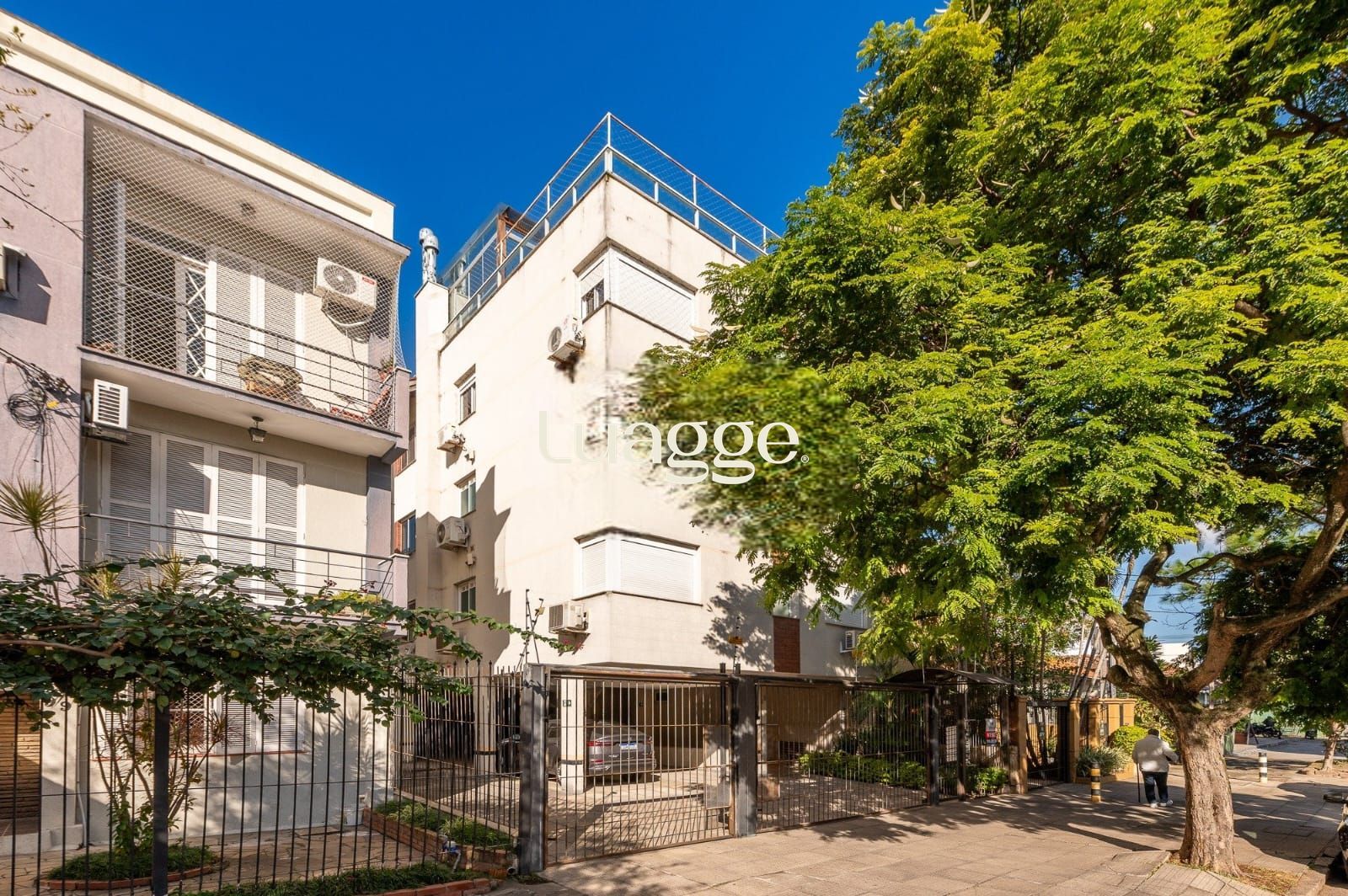 Apartamento de um quarto e duas vagas de garagem no bairro Rio Branco em POA