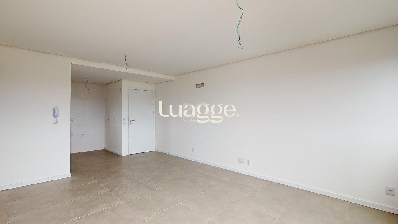Apartamento à venda com 2 quartos, 70m² - Foto 3