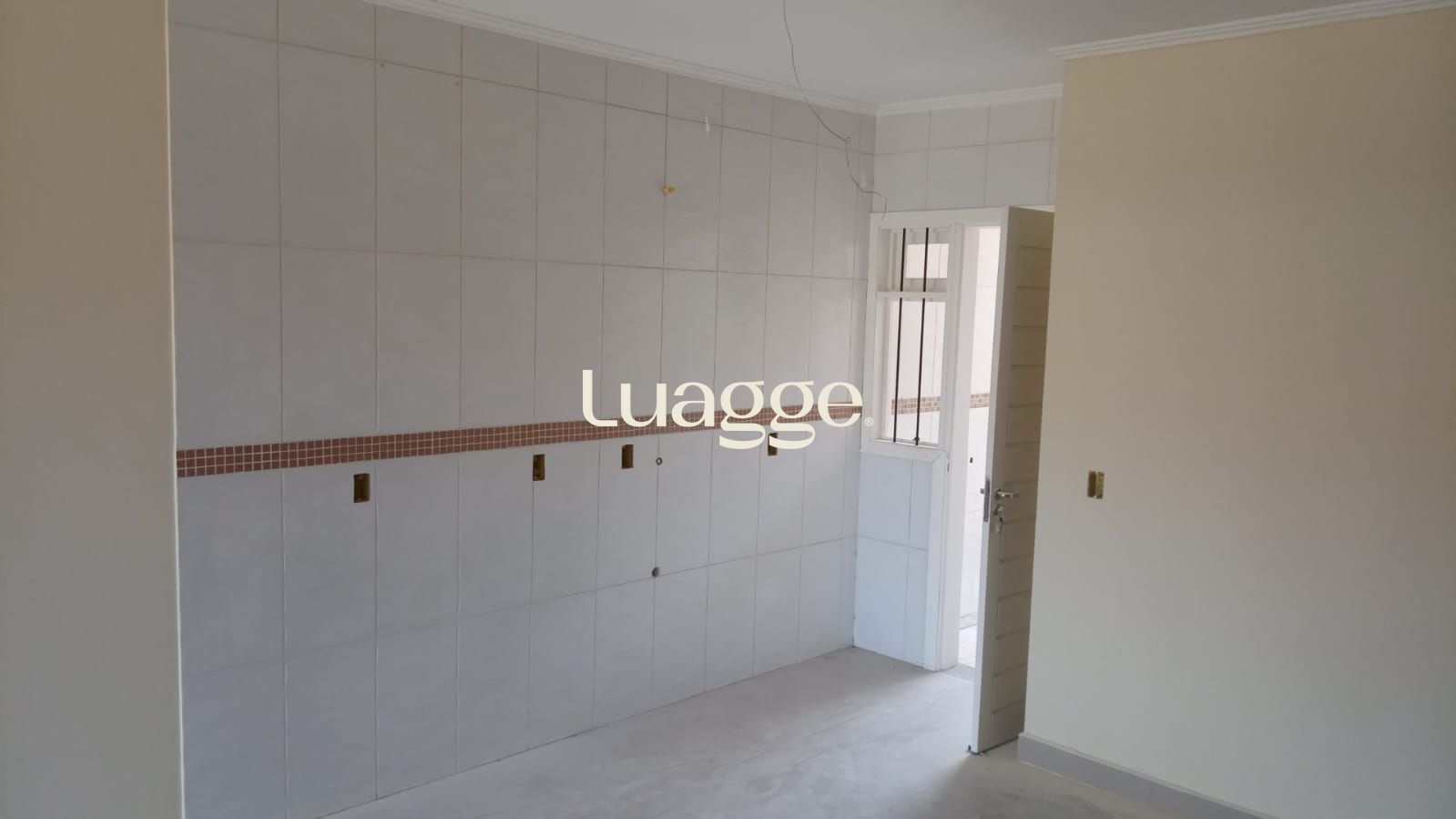Casa à venda com 2 quartos, 56m² - Foto 2