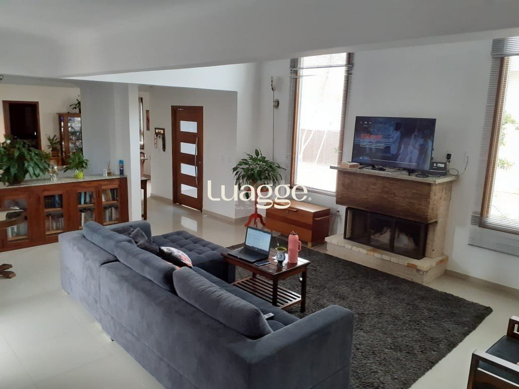 Casa à venda com 4 quartos, 434m² - Foto 4