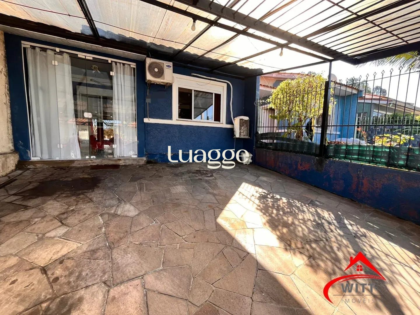 Casa à venda com 3 quartos, 52m² - Foto 1
