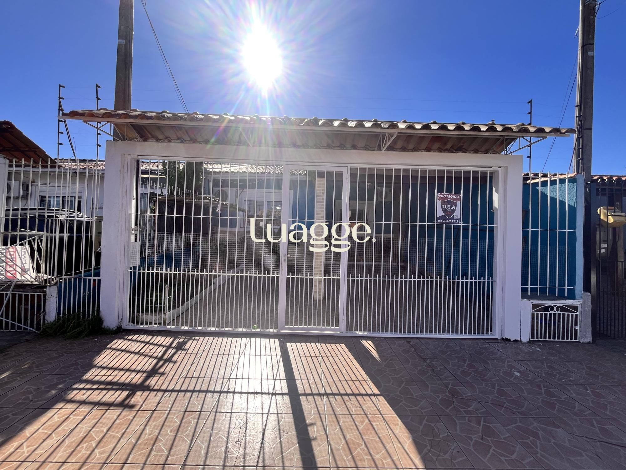 Casa à venda com 3 quartos, 52m² - Foto 1