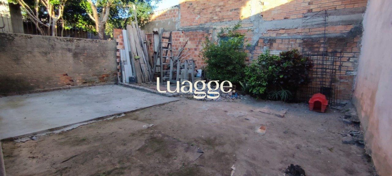 Casa à venda com 2 quartos, 54m² - Foto 18