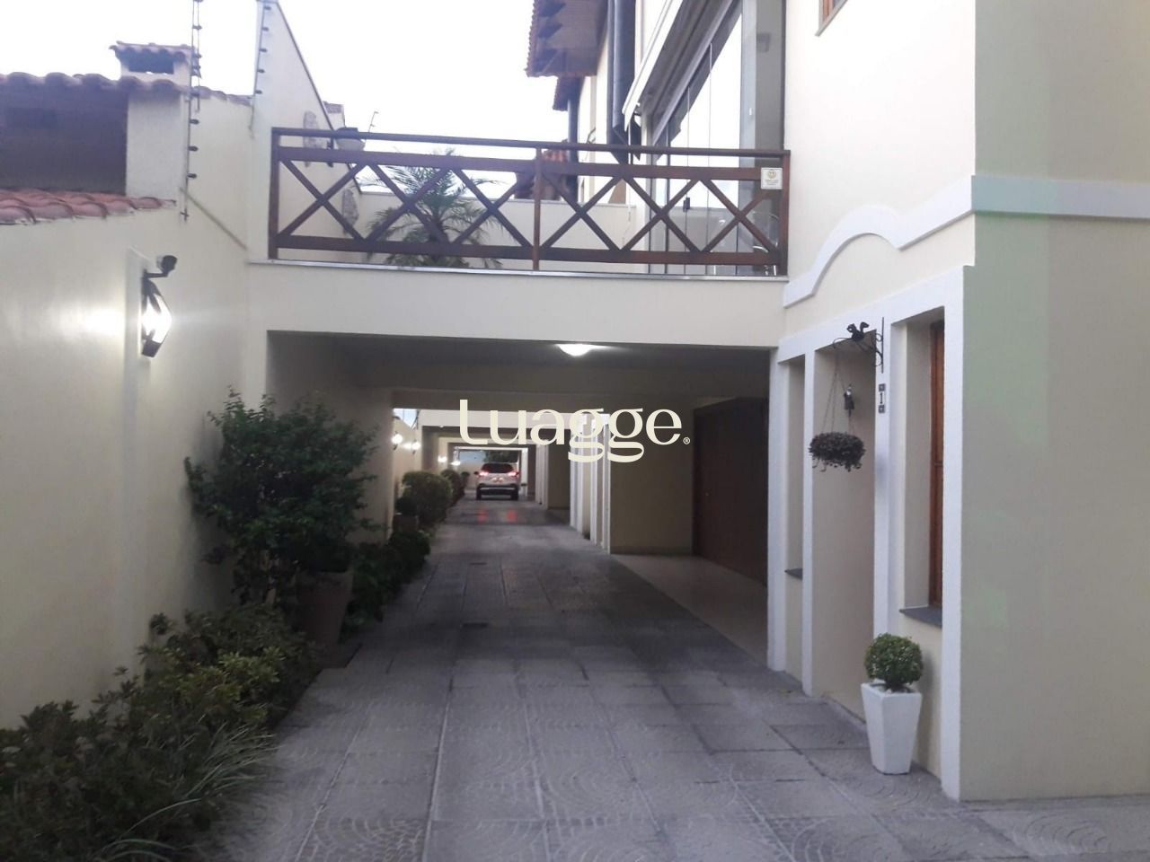 Casa de Condomínio à venda com 3 quartos, 193m² - Foto 2