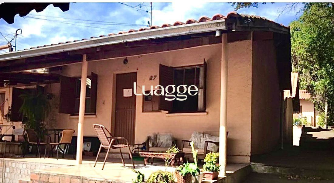 Casa térrea de 2 dormitórios em condomínio fechado