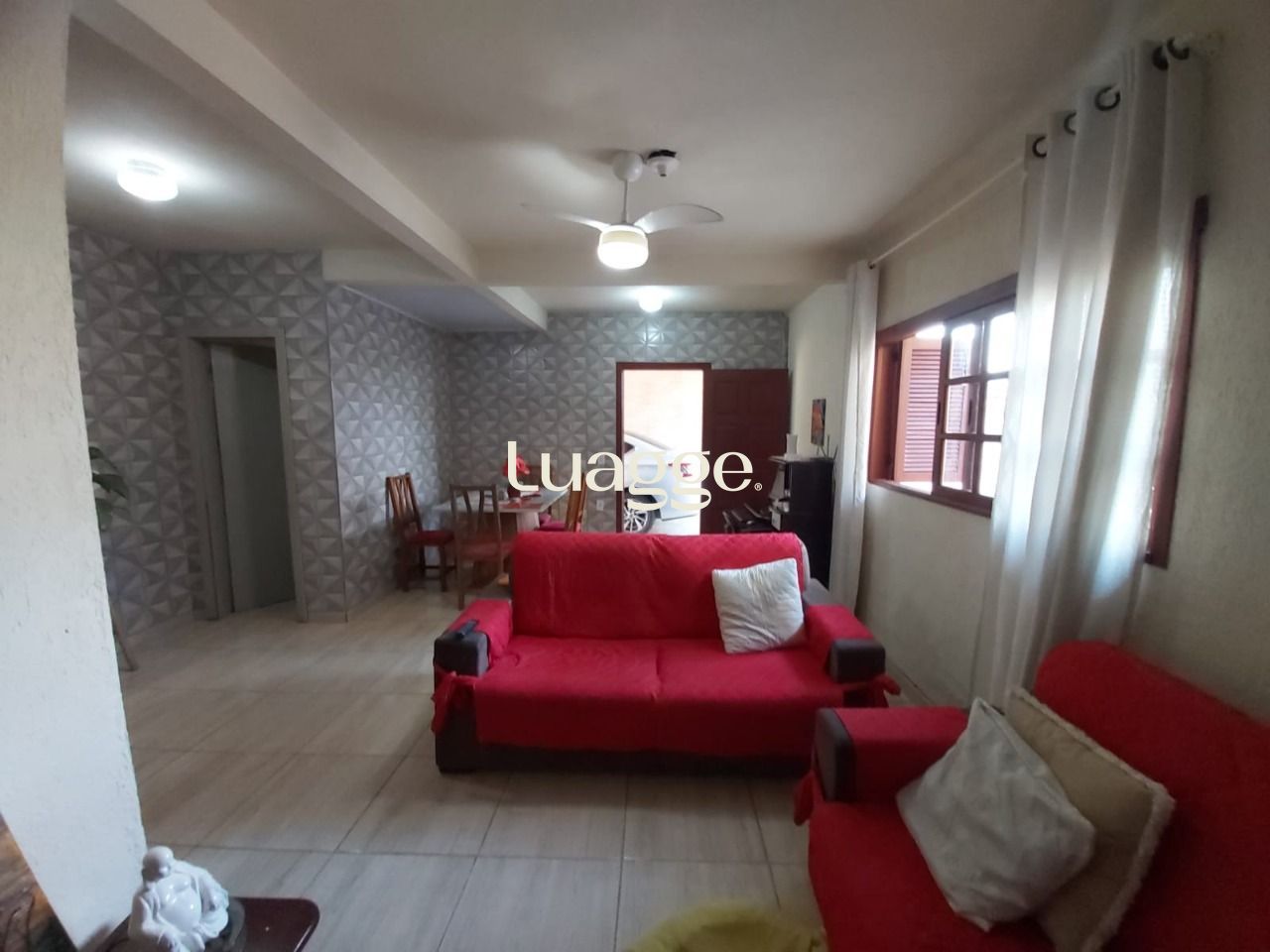 Casa à venda com 3 quartos, 101m² - Foto 2