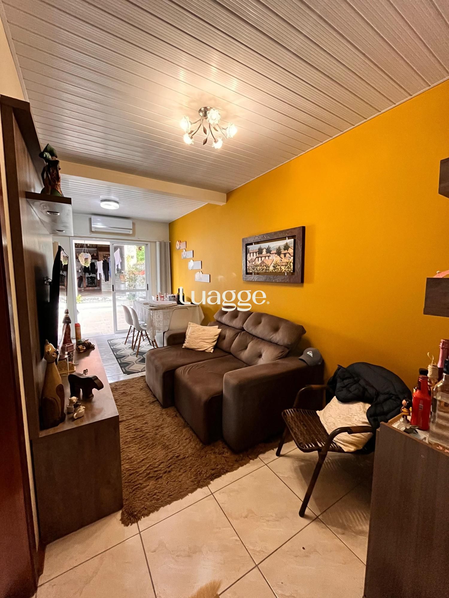 Casa à venda com 2 quartos, 49m² - Foto 2