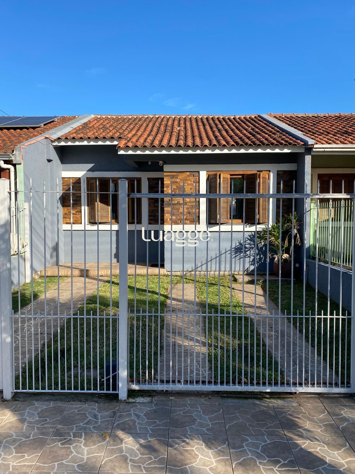 Casa à venda com 2 quartos, 52m² - Foto 1