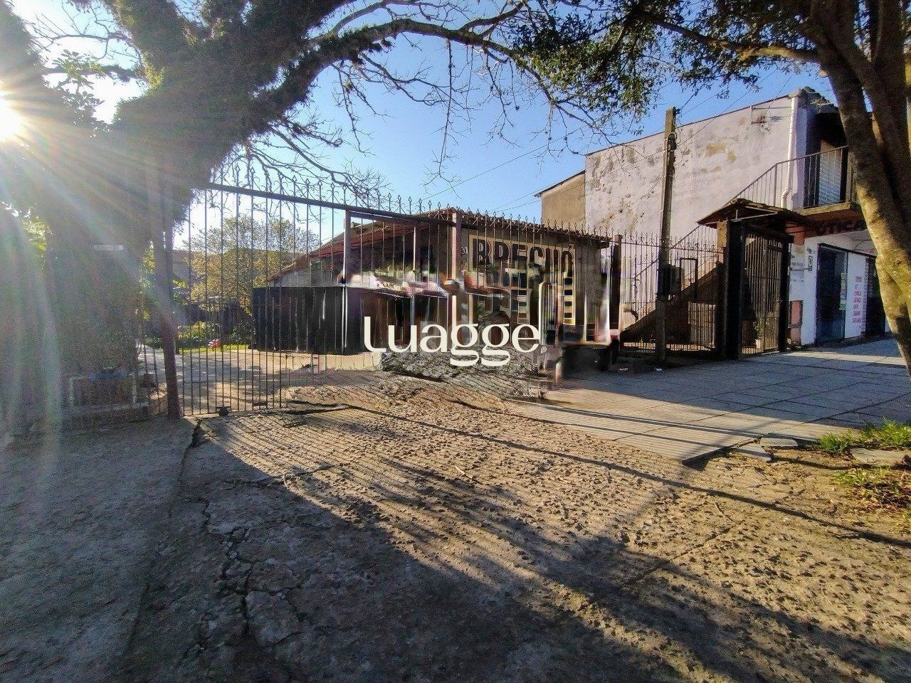 Casa à venda com 3 quartos, 109m² - Foto 1