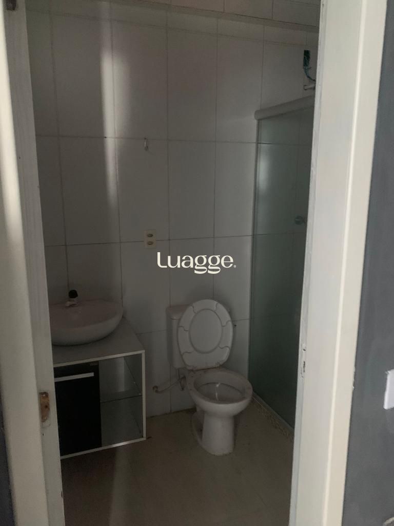 Casa à venda com 2 quartos, 50m² - Foto 2