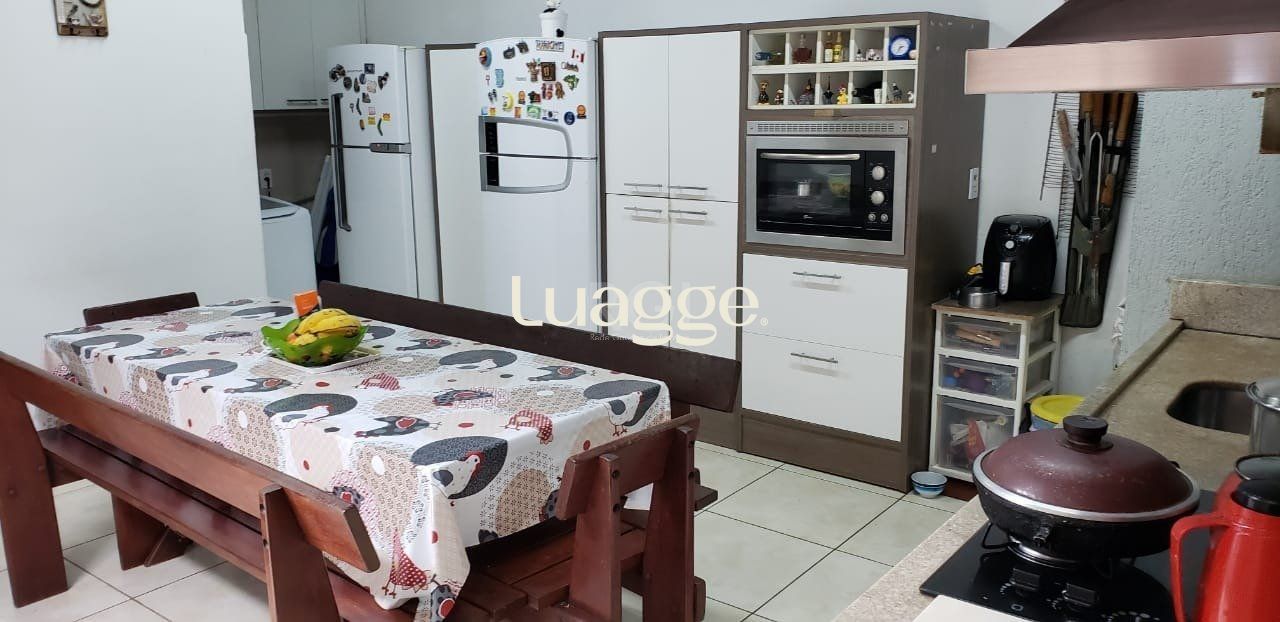 Casa à venda com 2 quartos, 59m² - Foto 6
