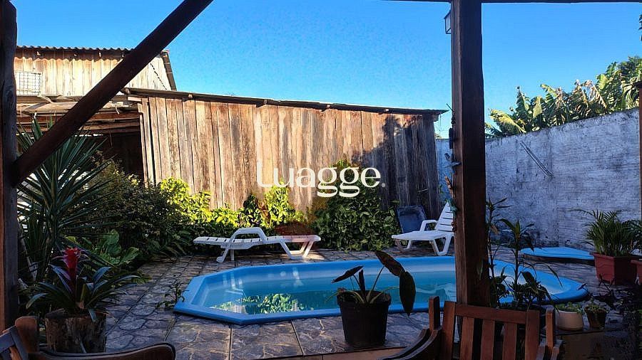 Casa com piscina no bairro Aberta dos Morros