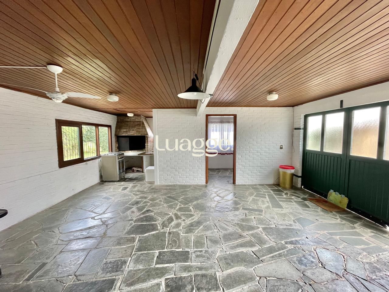 Casa à venda com 3 quartos, 338m² - Foto 9