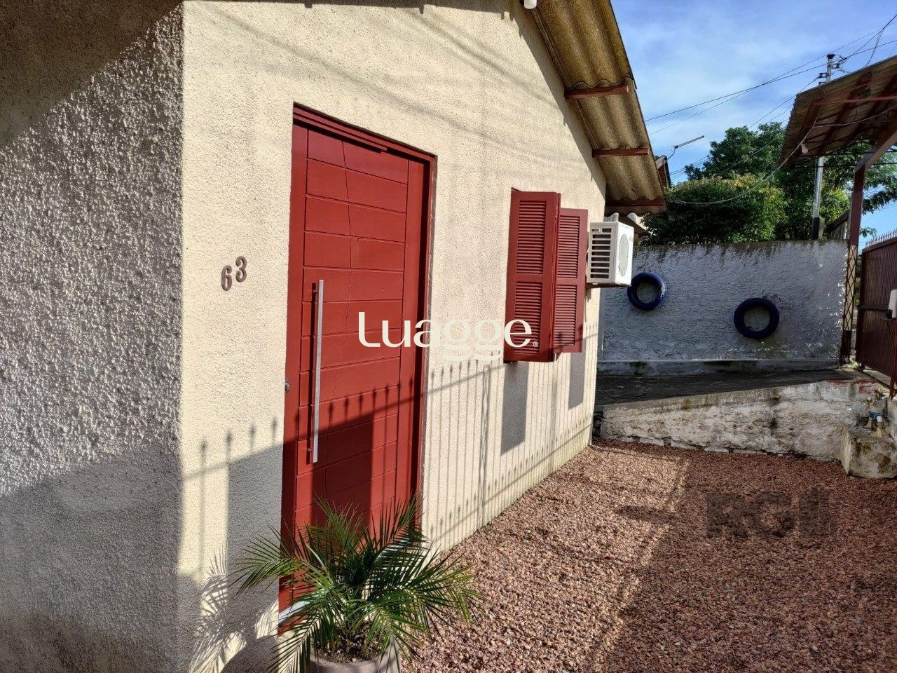 Casa à venda com 3 quartos, 101m² - Foto 1