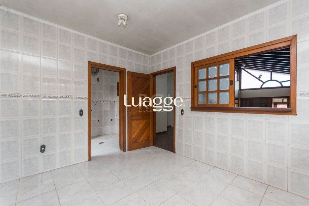 Casa à venda com 3 quartos, 303m² - Foto 5