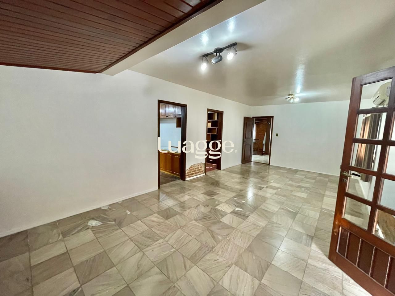 Casa à venda com 3 quartos, 338m² - Foto 15