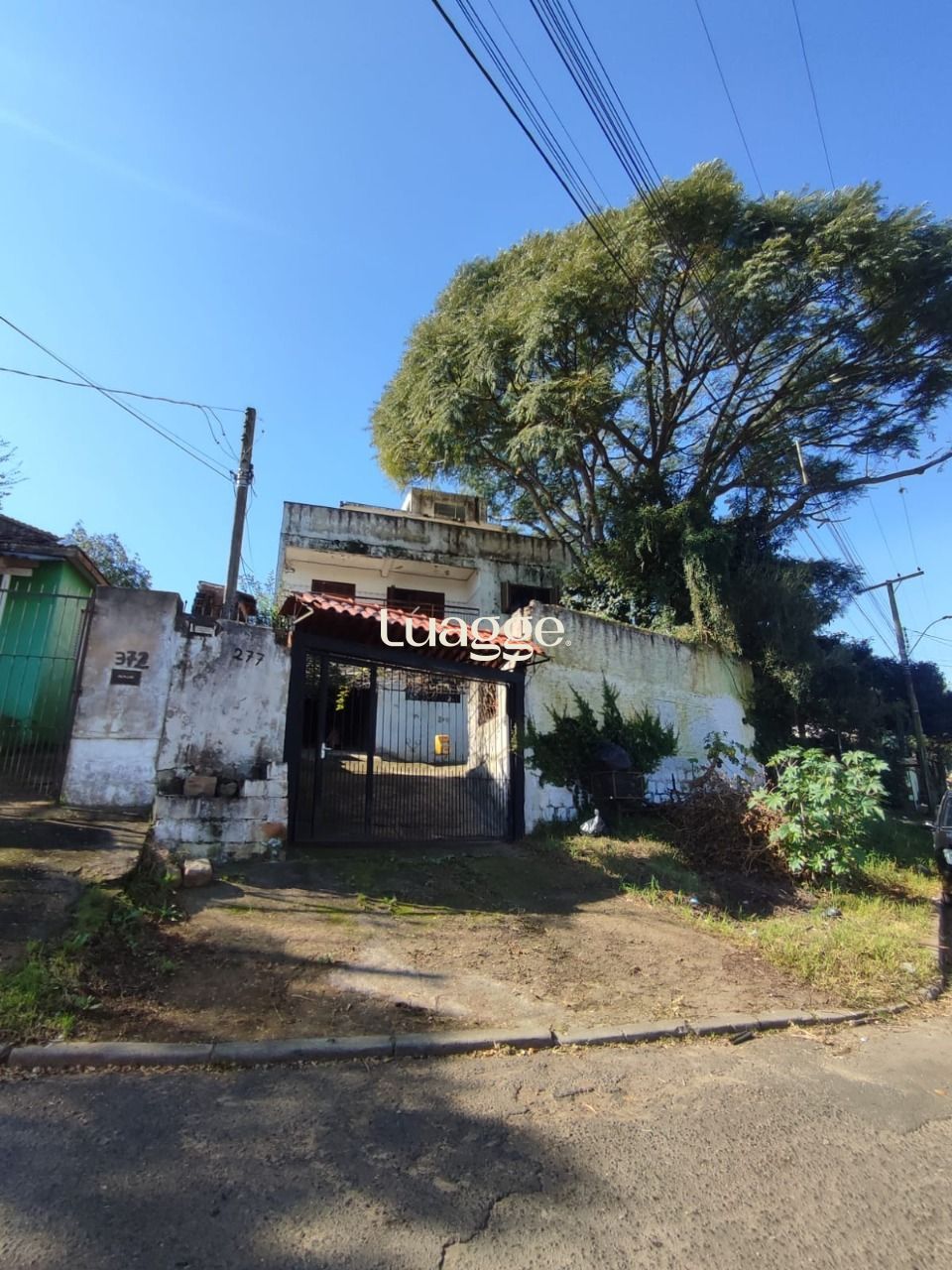 Casa à venda com 5 quartos, 202m² - Foto 1