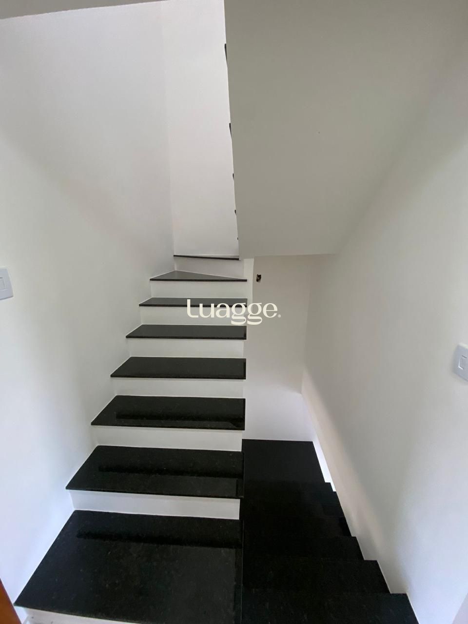 Casa à venda com 3 quartos, 225m² - Foto 9