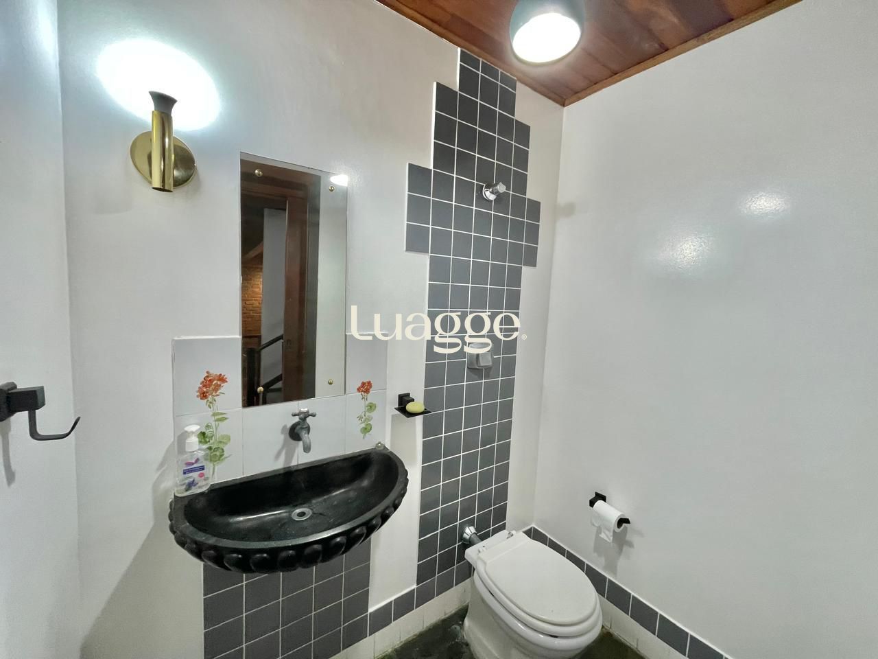 Casa à venda com 3 quartos, 338m² - Foto 17