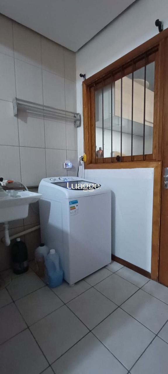 Casa à venda com 2 quartos, 61m² - Foto 11