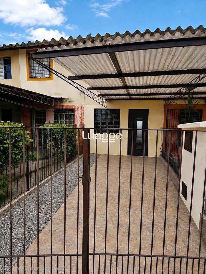 Sobrado no bairro Restinga - 2 dormitórios com 1 vaga de garagem