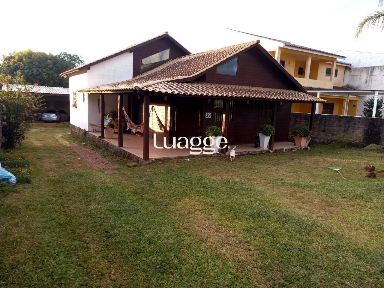 Casa à venda com 3 quartos, 101m² - Foto 1