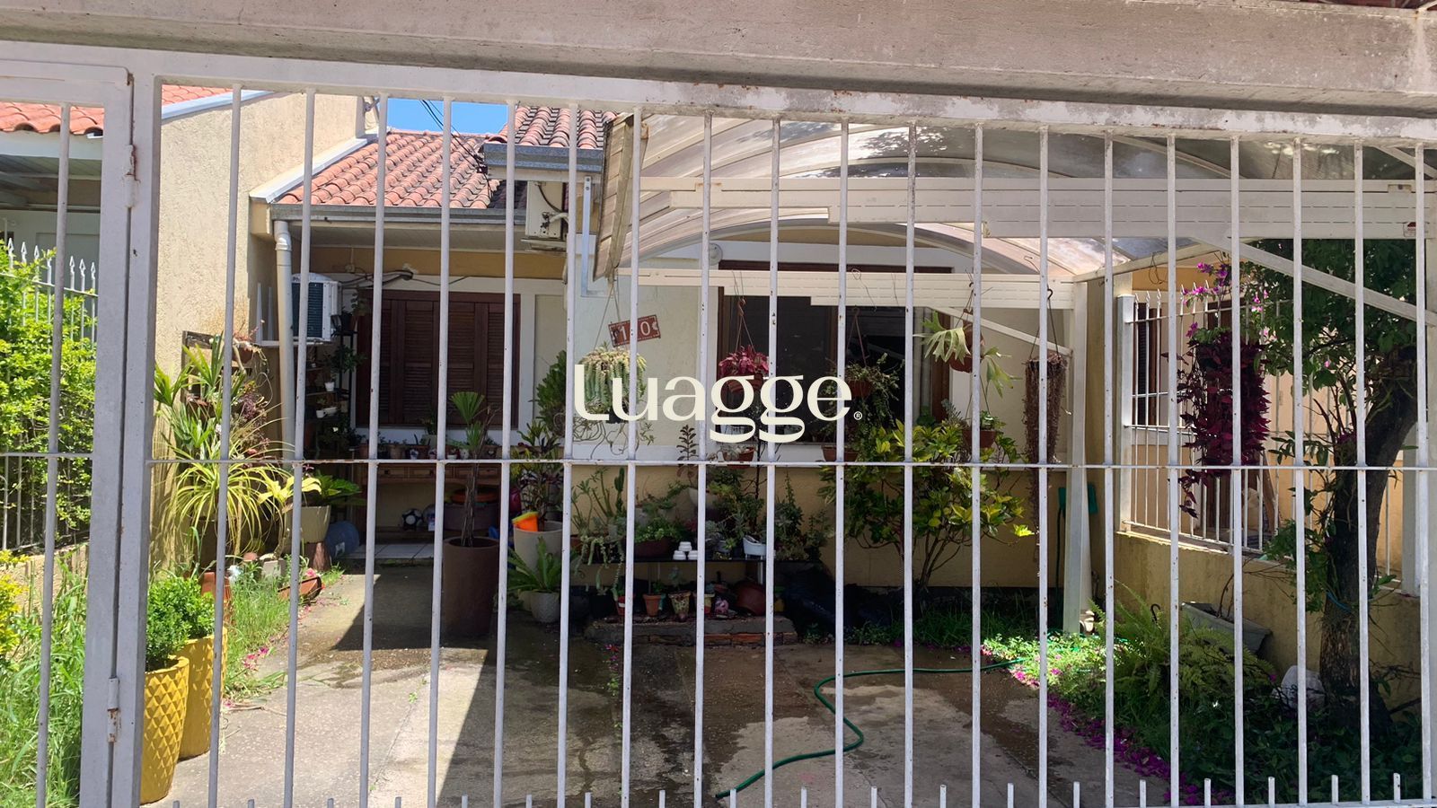 Casa à venda com 3 quartos, 70m² - Foto 1