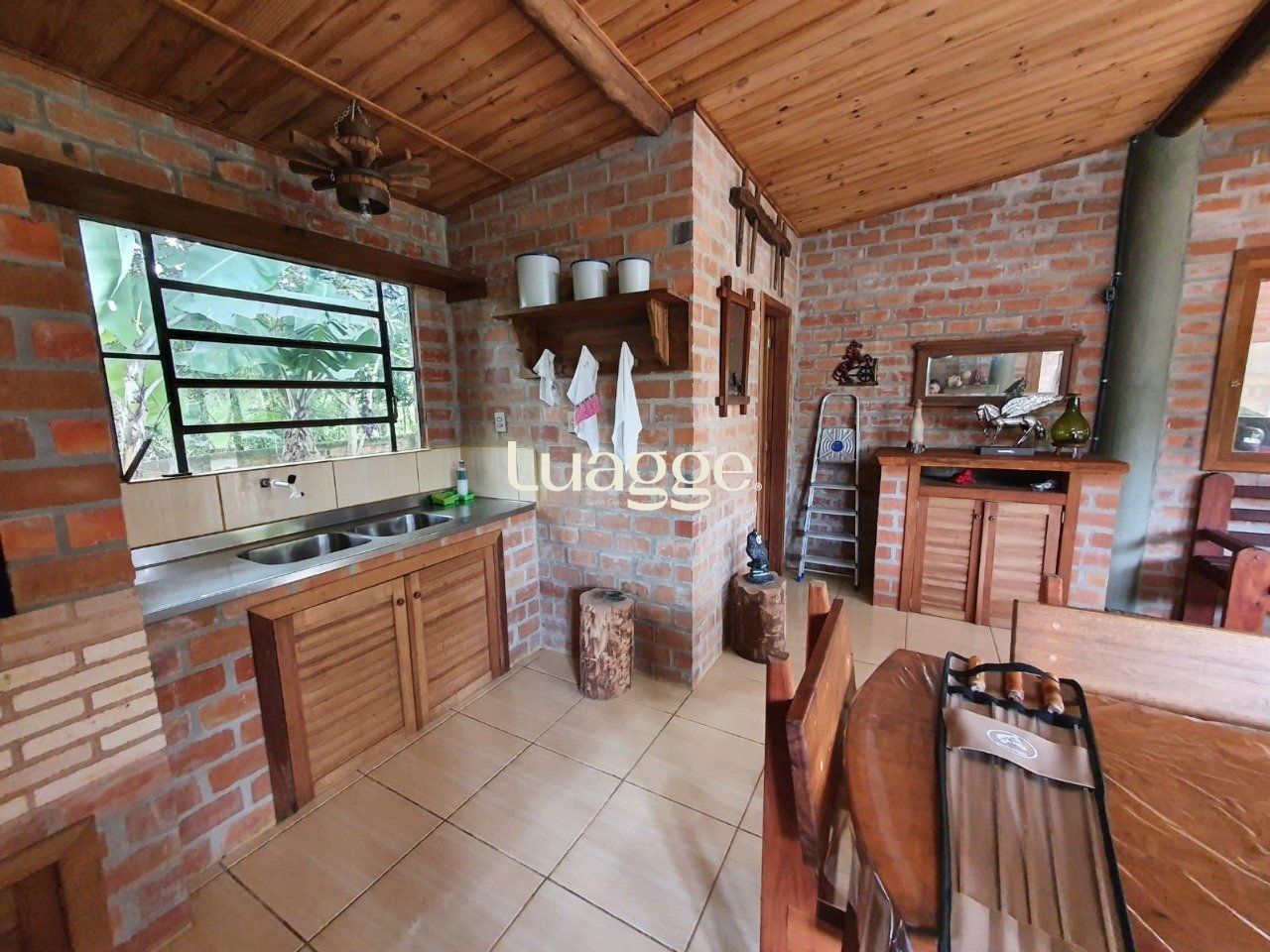 Sítio à venda com 3 quartos, 256m² - Foto 18