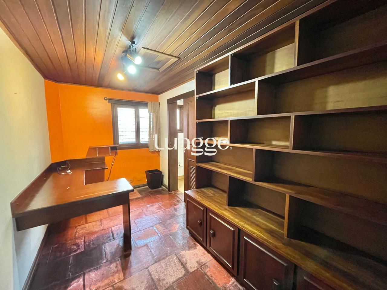 Casa à venda com 3 quartos, 338m² - Foto 10