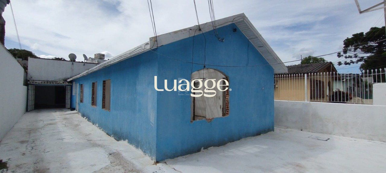 Casa à venda com 7 quartos, 201m² - Foto 1