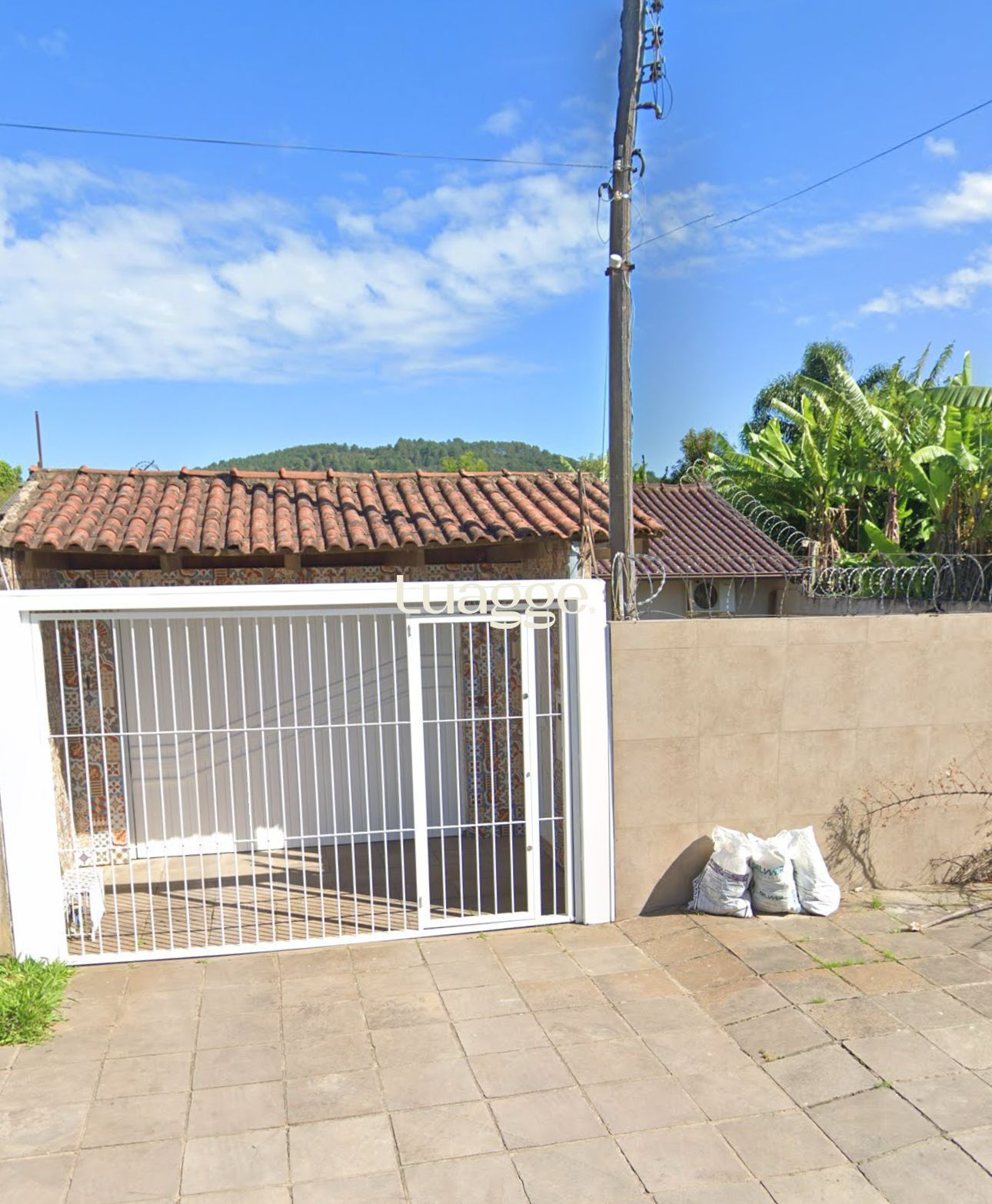 Casa à venda com 3 quartos, 316m² - Foto 2