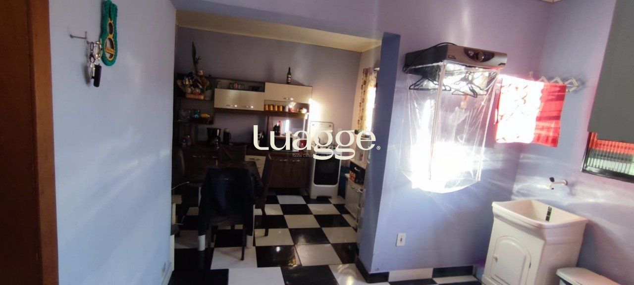 Casa à venda com 2 quartos, 54m² - Foto 4
