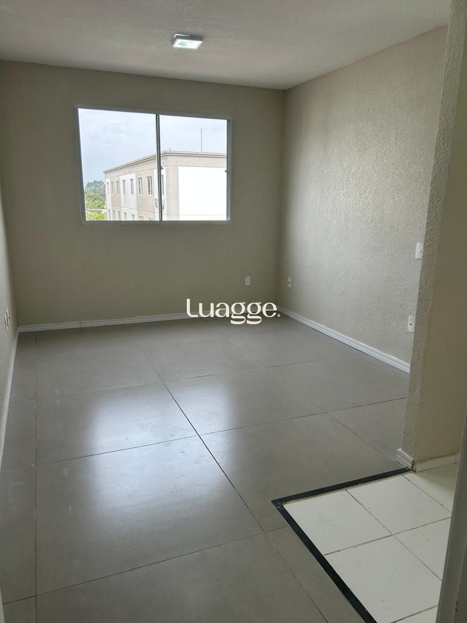 Apartamento à venda com 2 quartos, 43m² - Foto 3