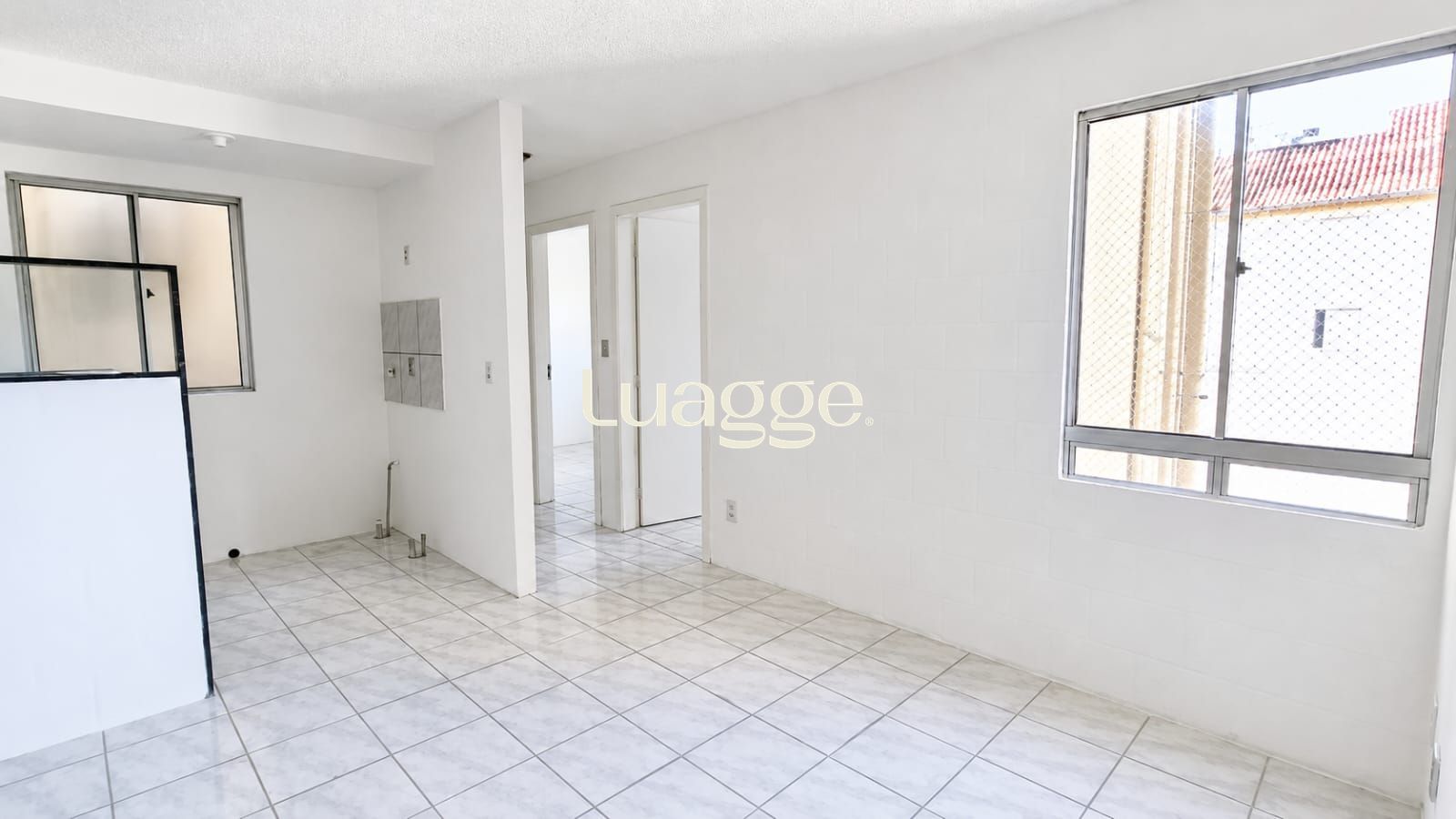 Apartamento no Bairro Lomba do Pinheiro - 2 Dormitórios