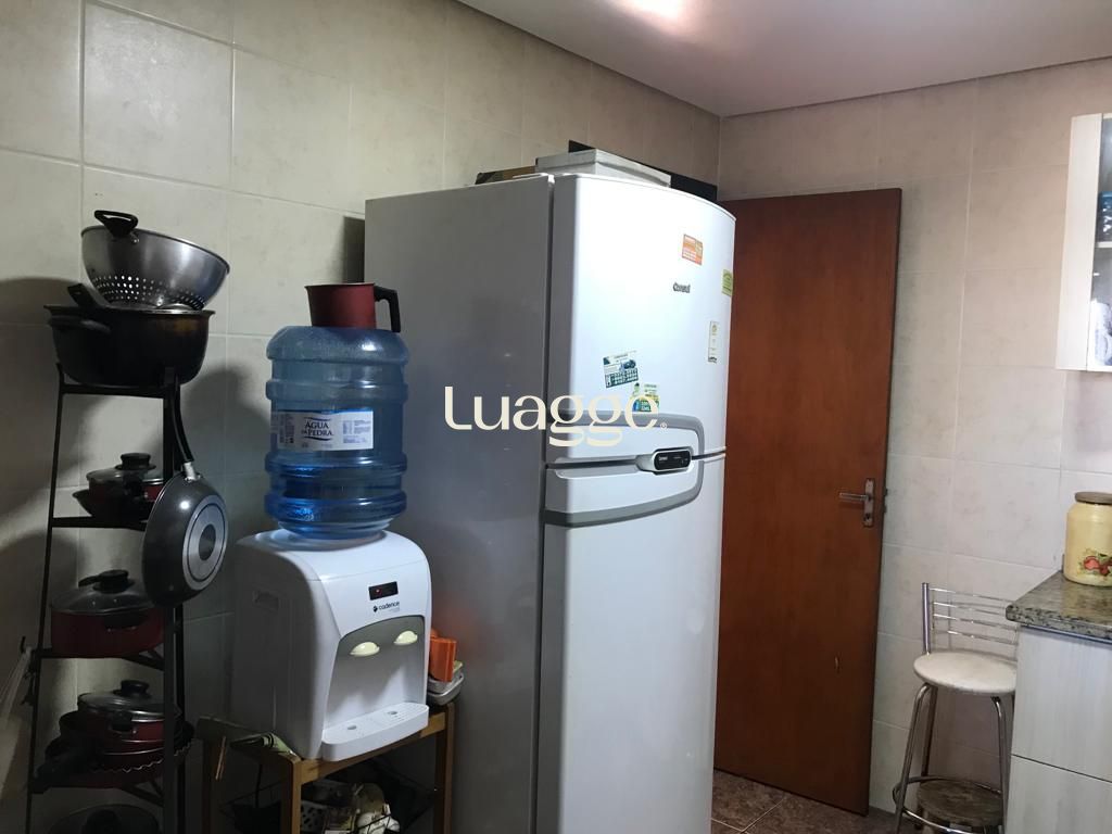 Casa à venda com 3 quartos, 128m² - Foto 14