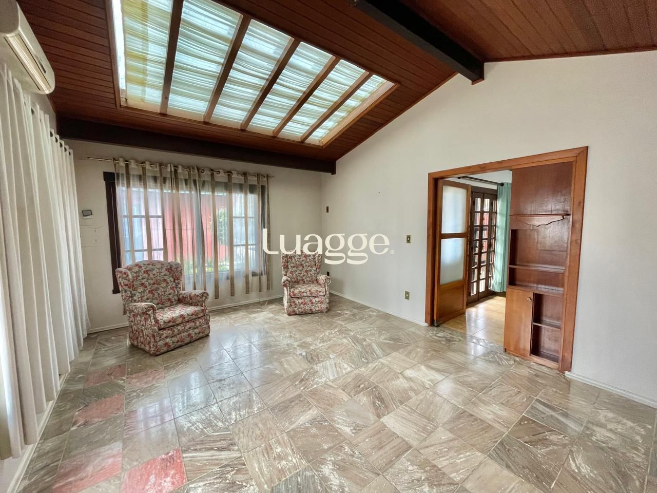 Casa à venda com 3 quartos, 338m² - Foto 16