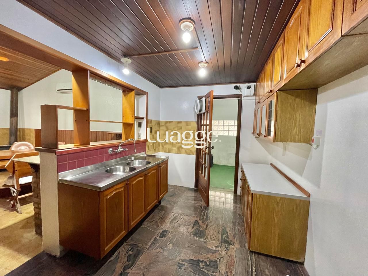 Casa à venda com 3 quartos, 338m² - Foto 4