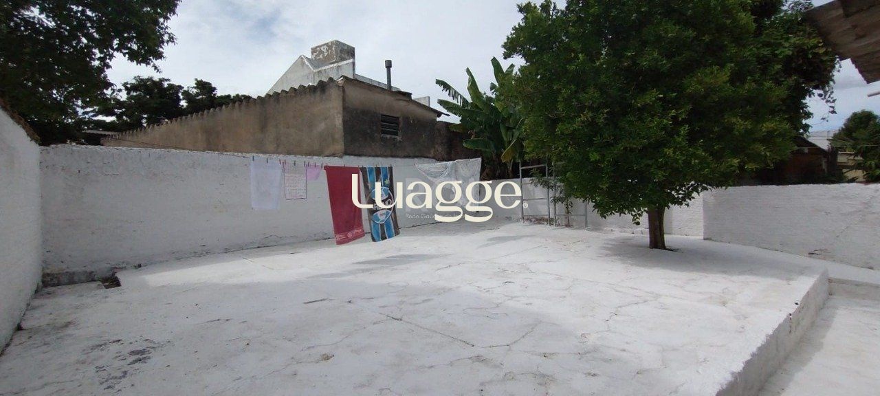 Casa à venda com 7 quartos, 201m² - Foto 3