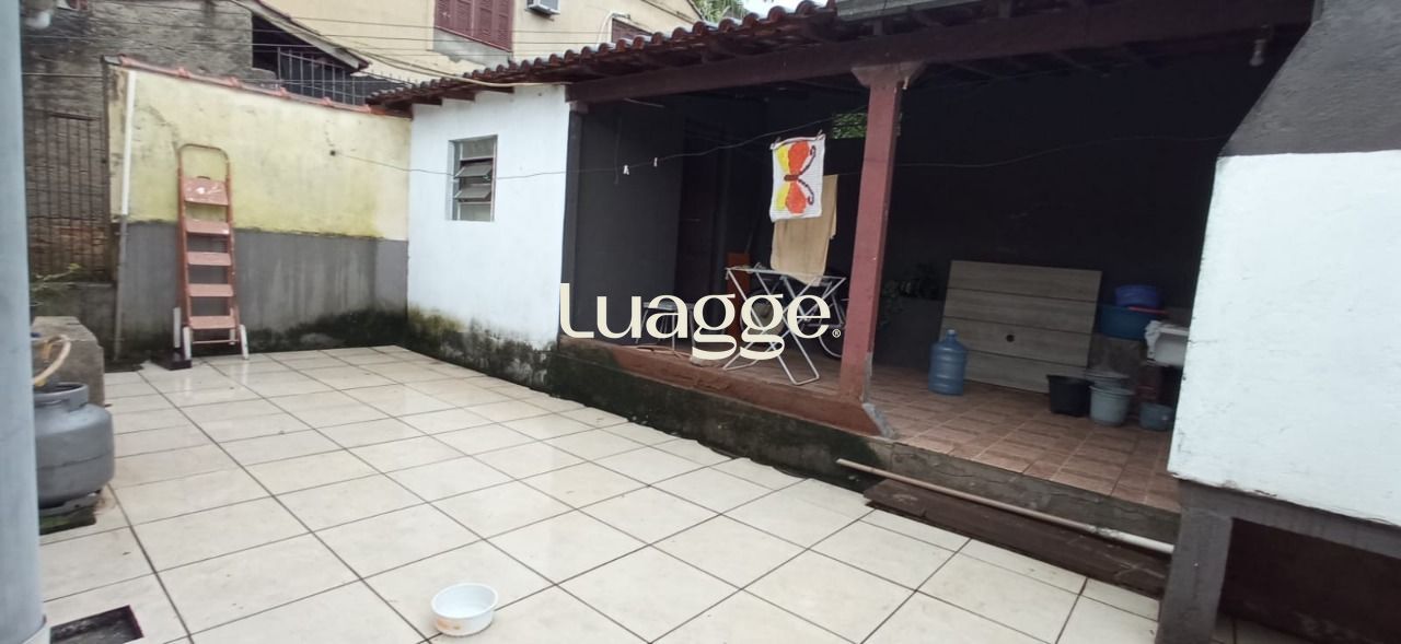 Casa à venda com 5 quartos, 175m² - Foto 4