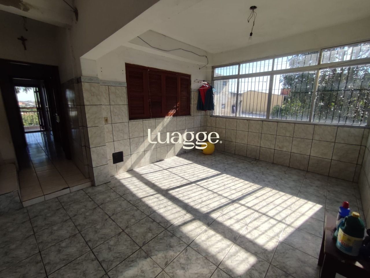 Casa à venda com 5 quartos, 202m² - Foto 9