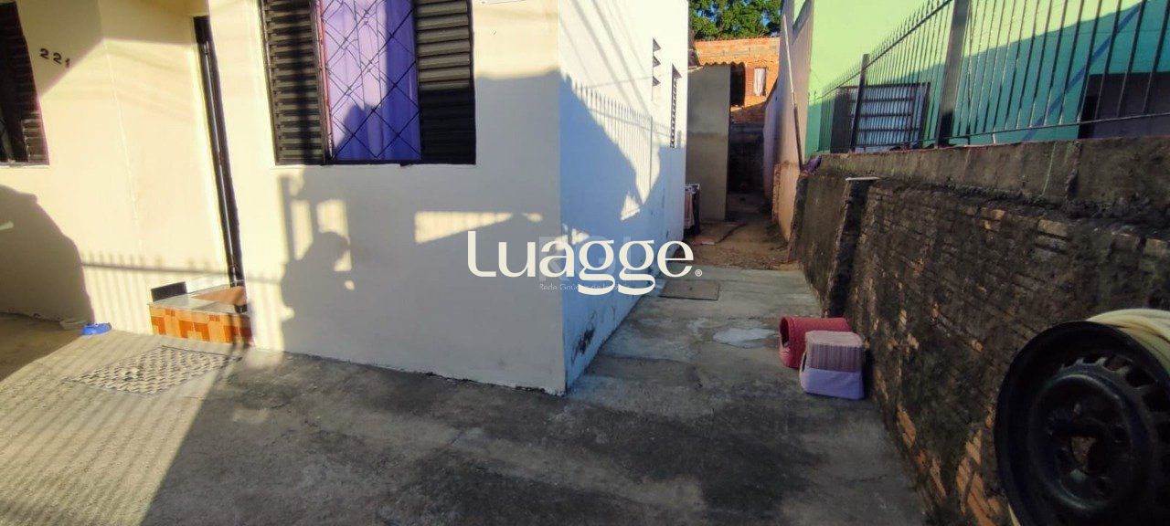 Casa à venda com 2 quartos, 54m² - Foto 3