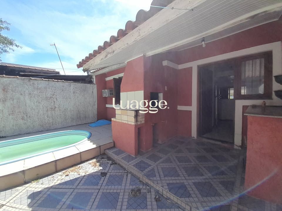 Casa à venda com 2 quartos, 52m² - Foto 2